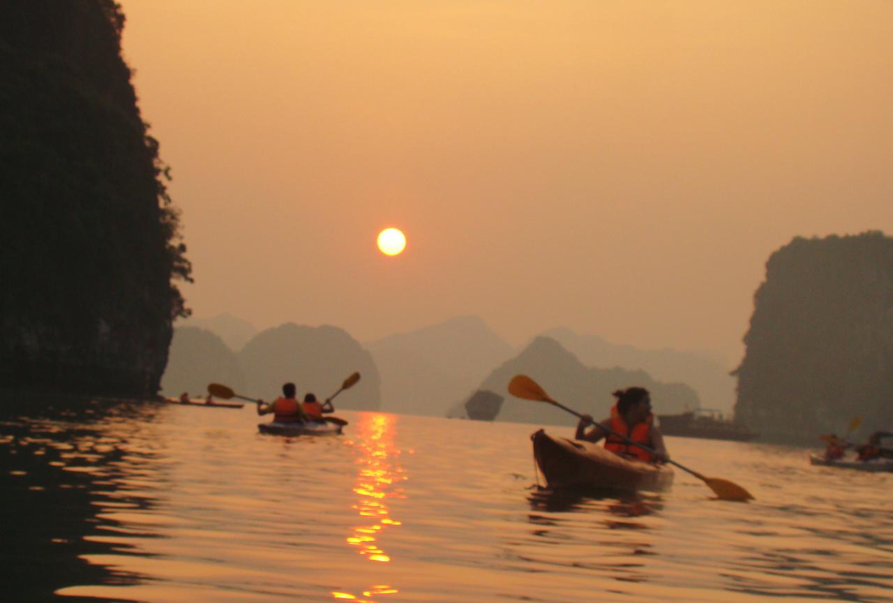 Garden Bay Legend Cruise Hotel Hạ Long-öböl Kültér fotó