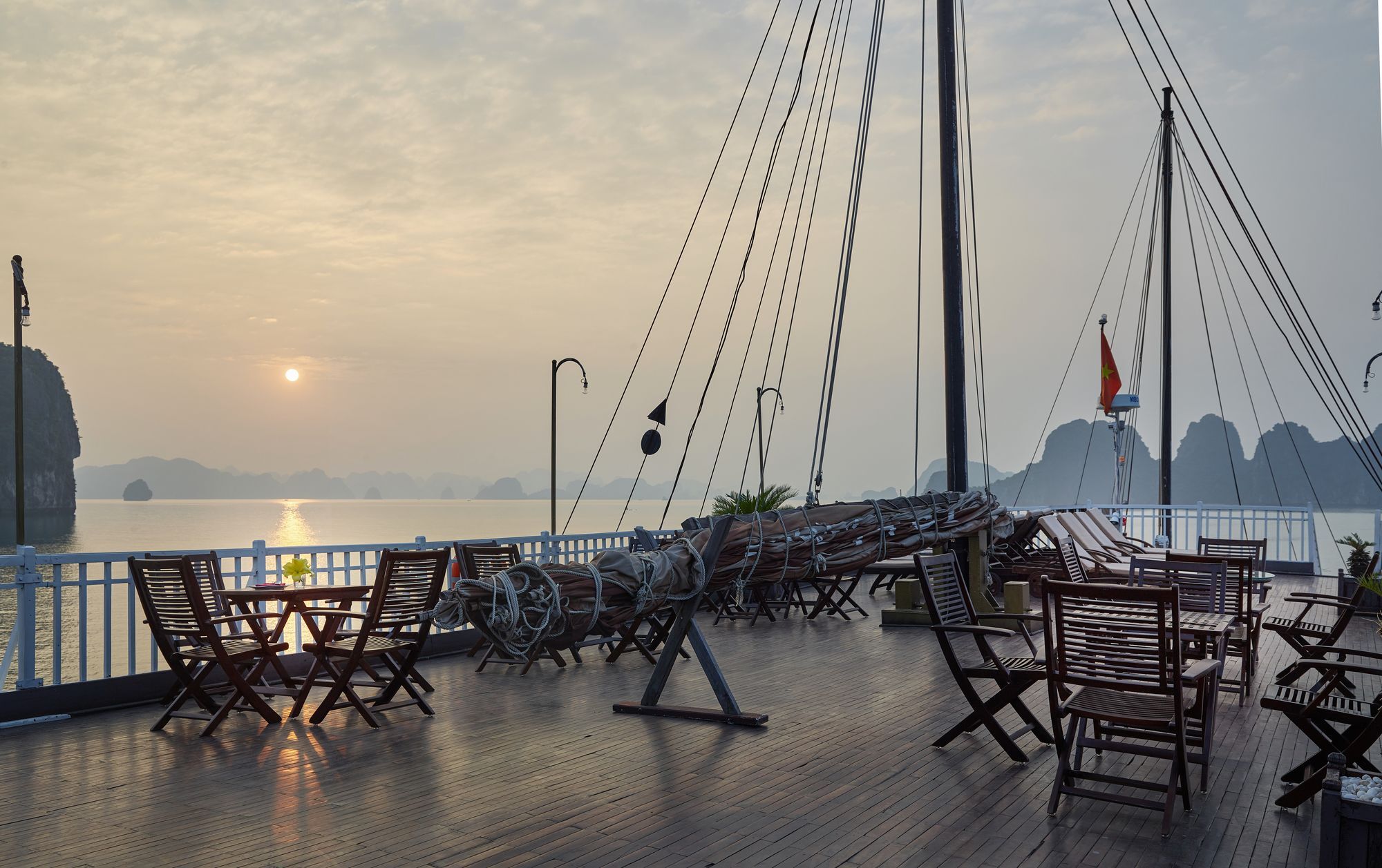 Garden Bay Legend Cruise Hotel Hạ Long-öböl Kültér fotó