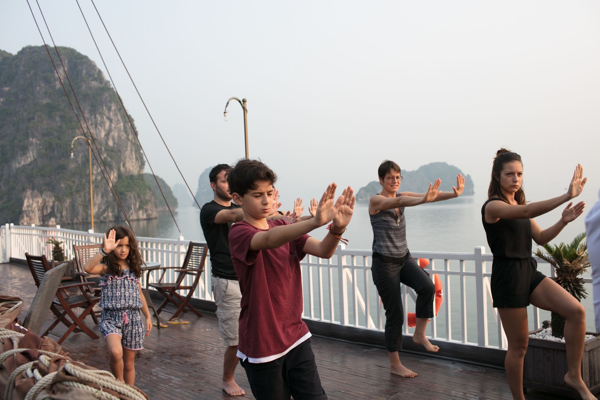 Garden Bay Legend Cruise Hotel Hạ Long-öböl Kültér fotó