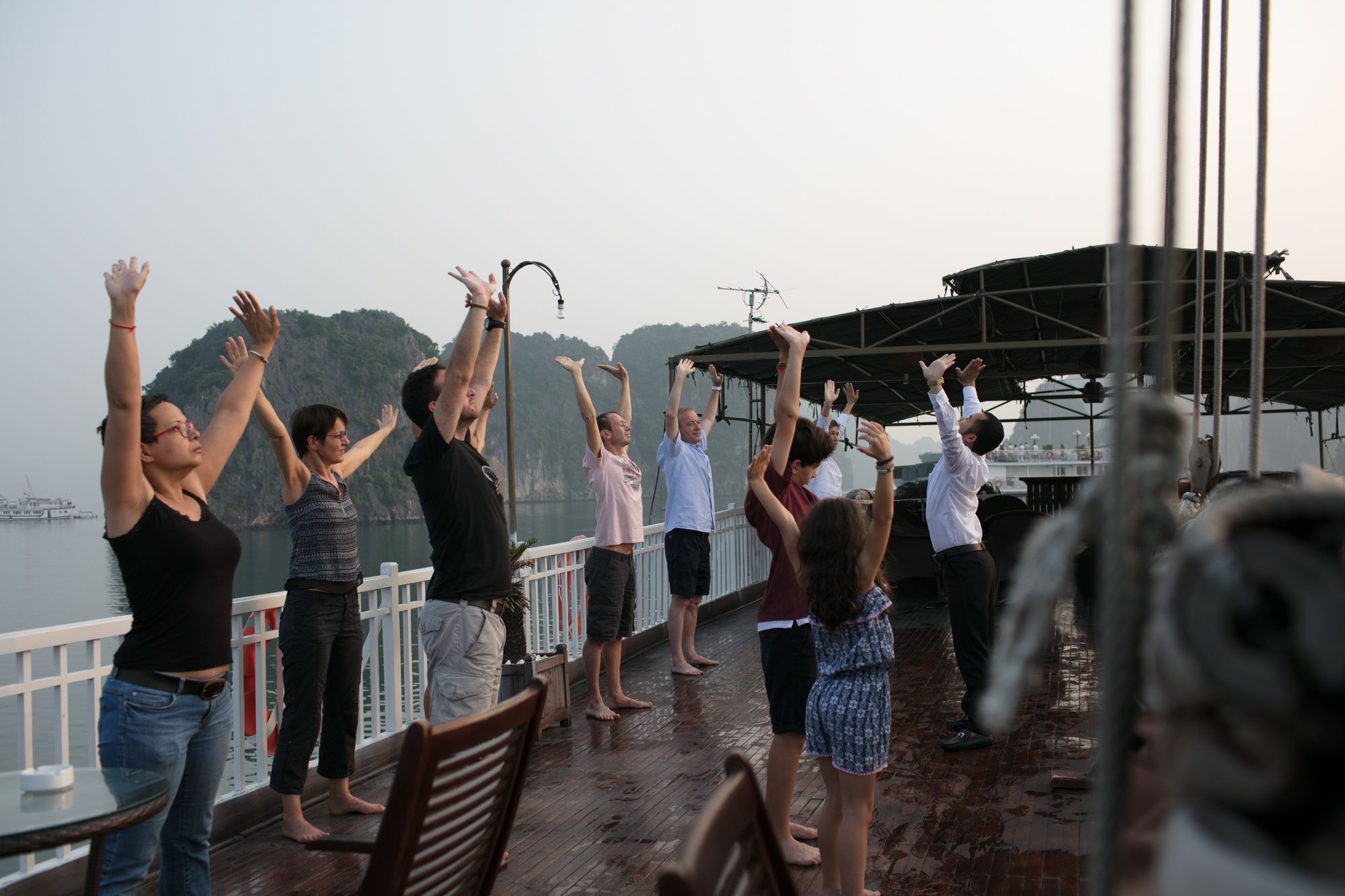 Garden Bay Legend Cruise Hotel Hạ Long-öböl Kültér fotó