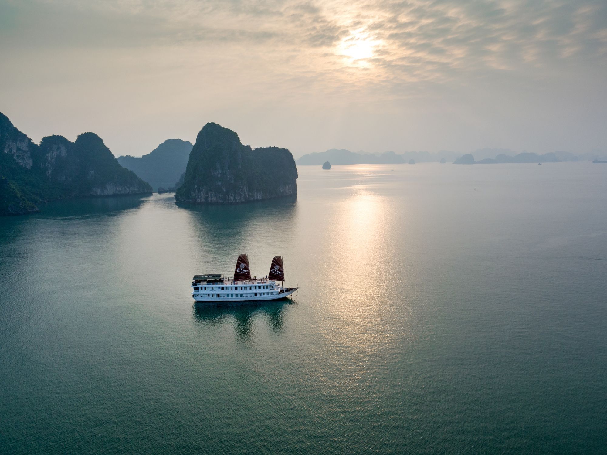 Garden Bay Legend Cruise Hotel Hạ Long-öböl Kültér fotó